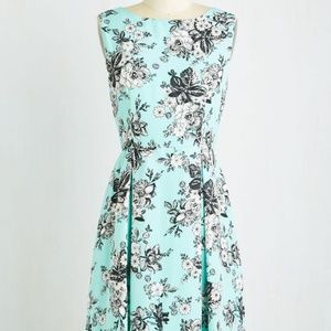 Beautiful turquoise flower dress!